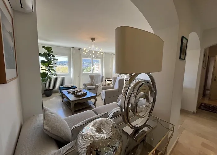 Les Saisons Maxime Apartment *