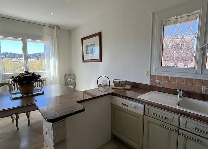 Les Saisons Maxime Apartment *